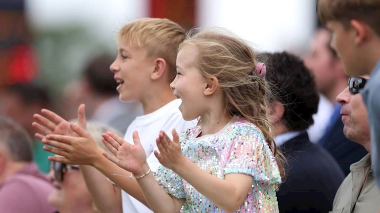 Under 18s race for free!