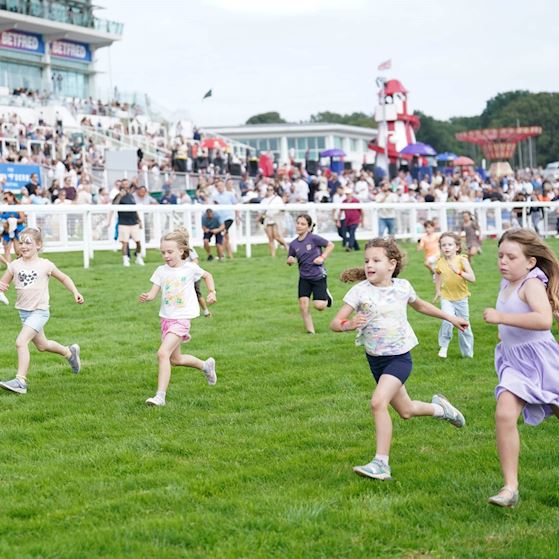 Family Entertainment - Epsom downs (1).jpg