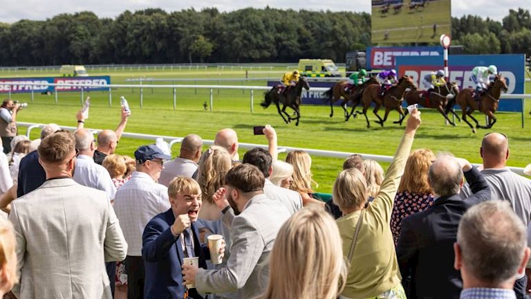 LadiesDay_Haydock (2) (1).jpg